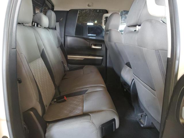 5TFUW5F17HX648483 - 2017 TOYOTA TUNDRA DOUBLE CAB SR/SR5 WHITE photo 10