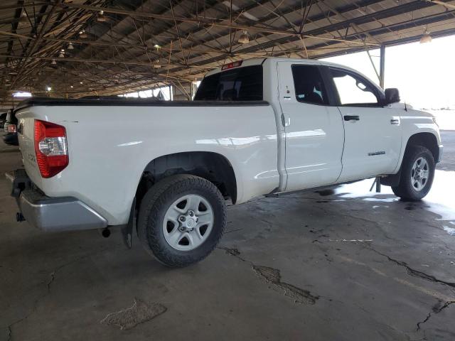 5TFUW5F17HX648483 - 2017 TOYOTA TUNDRA DOUBLE CAB SR/SR5 WHITE photo 3