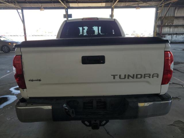 5TFUW5F17HX648483 - 2017 TOYOTA TUNDRA DOUBLE CAB SR/SR5 WHITE photo 6
