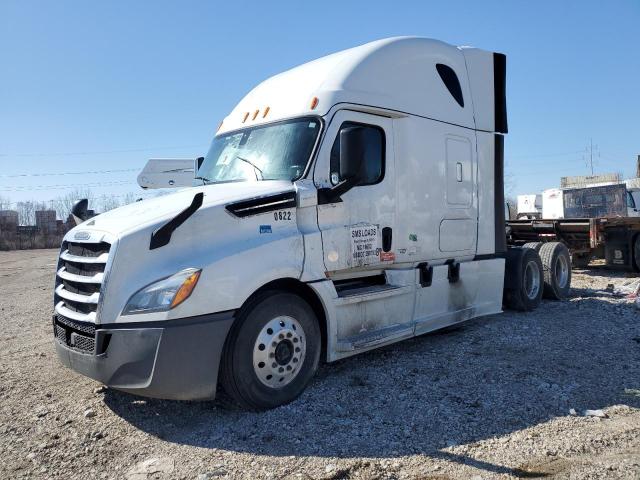 3AKJHHDR7JSJJ0822 - 2018 FREIGHTLINER CASCADIA 1 WHITE photo 2