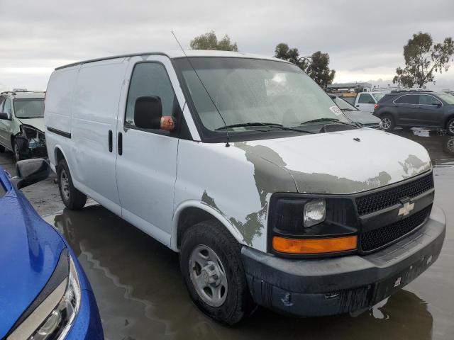 1GCFG15X561158628 - 2006 CHEVROLET EXPRESS WHITE photo 4