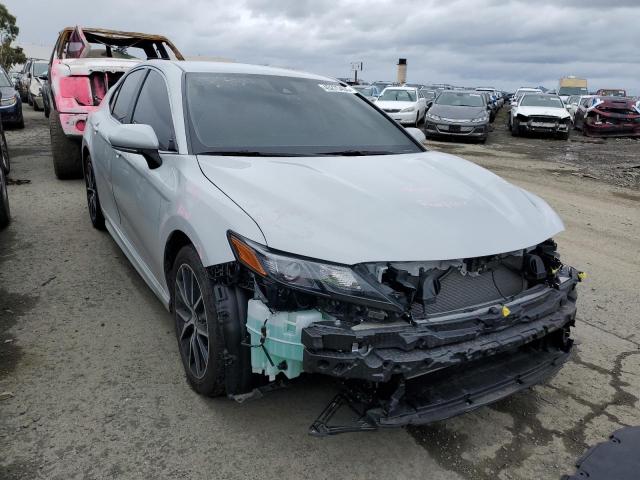 4T1T11AK3PU141272 - 2023 TOYOTA CAMRY SE NIGHT SHADE WHITE photo 4