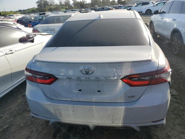 4T1T11AK3PU141272 - 2023 TOYOTA CAMRY SE NIGHT SHADE WHITE photo 6