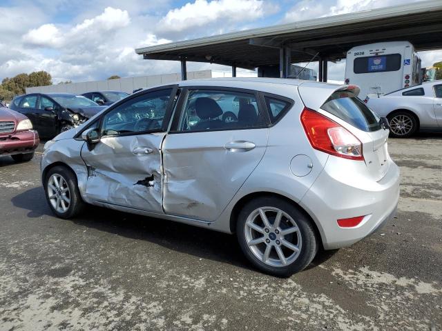 3FADP4EJ6FM201144 - 2015 FORD FIESTA SE WHITE photo 2