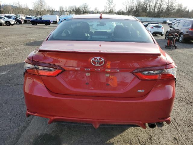 4T1G11AKXRU251479 - 2024 TOYOTA CAMRY SE NIGHT SHADE RED photo 6