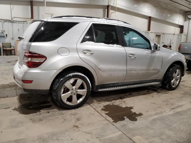 4JGBB8GB0BA725731 - 2011 MERCEDES-BENZ ML 350 4MATIC SILVER photo 3