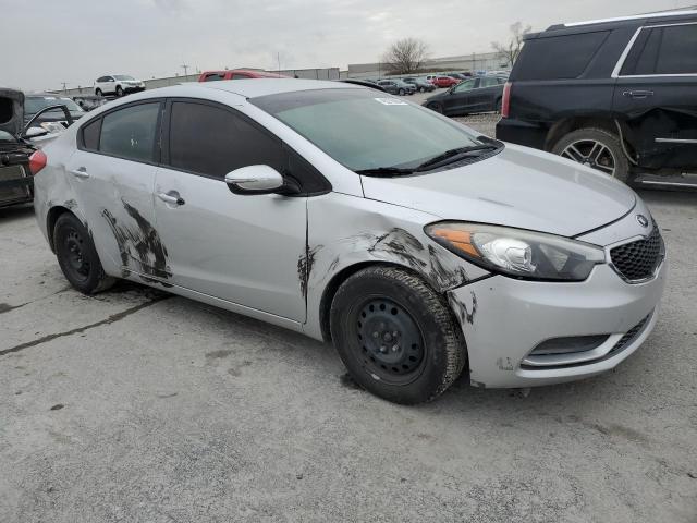 KNAFX4A66F5429488 - 2015 KIA FORTE LX SILVER photo 4