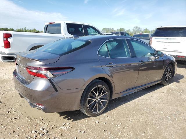 4T1G11AK1NU667530 - 2022 TOYOTA CAMRY SE GRAY photo 3