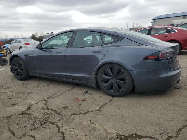 5YJSA1E57NF478893 - 2022 TESLA MODEL S GRAY photo 2