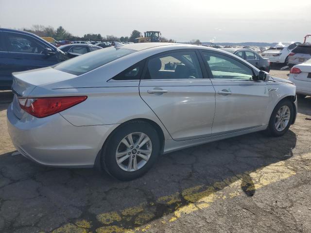 5NPEB4AC4DH632282 - 2013 HYUNDAI SONATA GLS GRAY photo 3