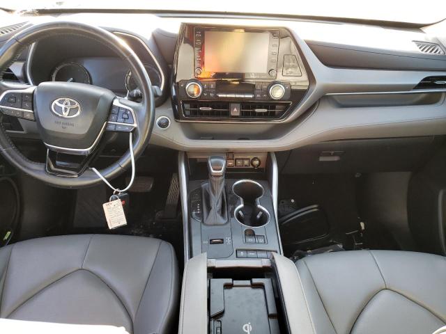 5TDGZRAHXLS008976 - 2020 TOYOTA HIGHLANDER XLE SILVER photo 8