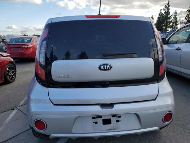 KNDJP3A51J7596224 - 2018 KIA SOUL + SILVER photo 6