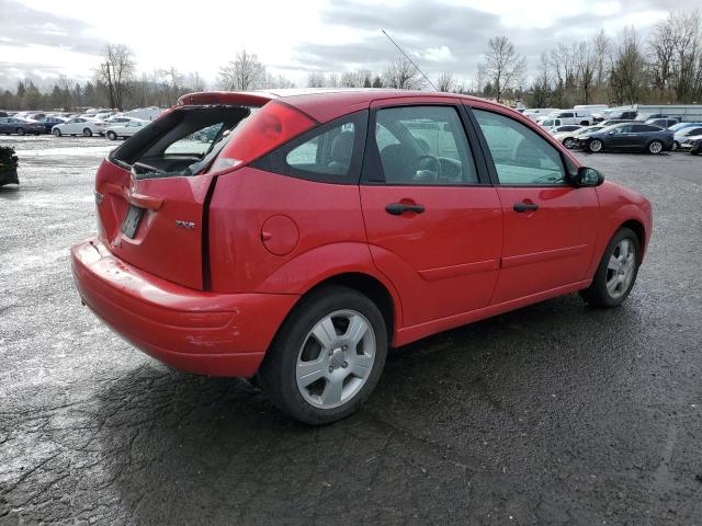 3FAFP37N35R152375 - 2005 FORD FOCUS ZX5 RED photo 3