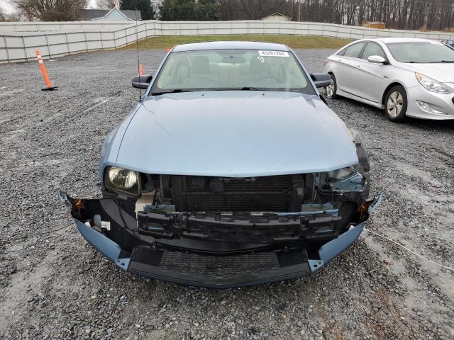 1ZVFT80N555153542 - 2005 FORD MUSTANG BLUE photo 5