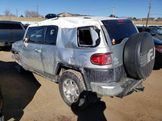 JTEBU11F070062624 - 2007 TOYOTA FJ CRUISER SILVER photo 2