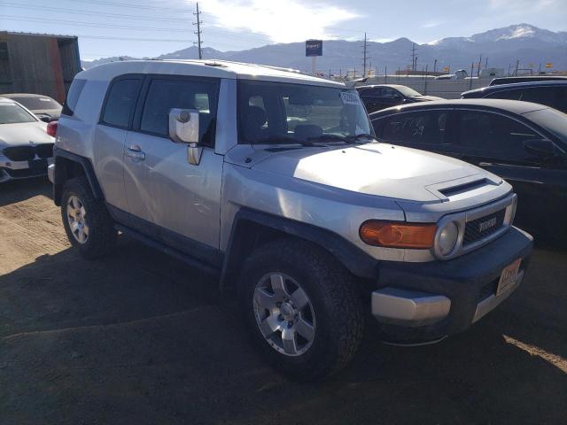 JTEBU11F070062624 - 2007 TOYOTA FJ CRUISER SILVER photo 4