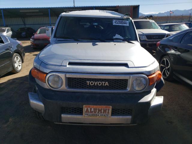 JTEBU11F070062624 - 2007 TOYOTA FJ CRUISER SILVER photo 5