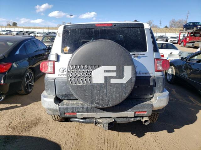 JTEBU11F070062624 - 2007 TOYOTA FJ CRUISER SILVER photo 6