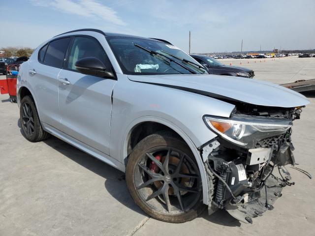ZASPAKBNXM7D13772 - 2021 ALFA ROMEO STELVIO TI Արծաթագույն լուսանկար 4