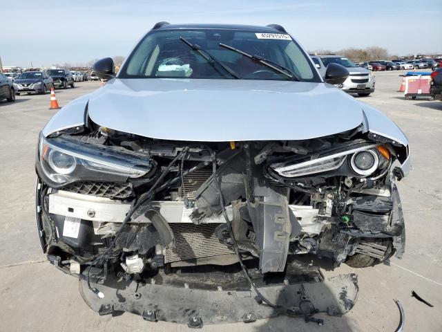 ZASPAKBNXM7D13772 - 2021 ALFA ROMEO STELVIO TI Արծաթագույն լուսանկար 5