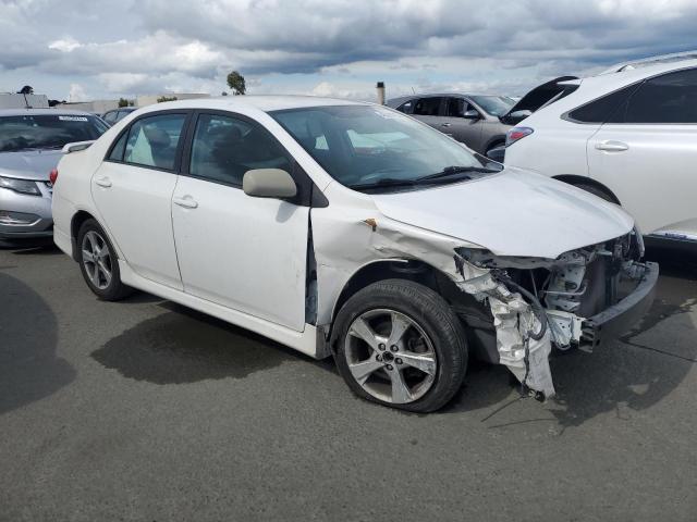 2T1BU4EEXBC706751 - 2011 TOYOTA COROLLA BASE WHITE photo 4