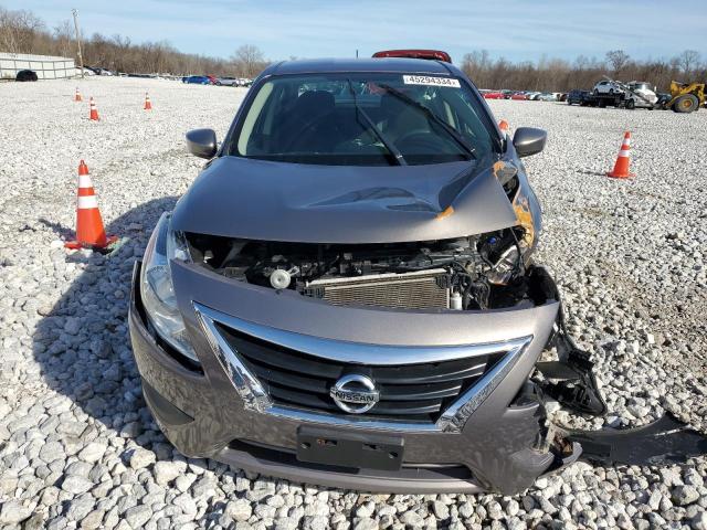 3N1CN7AP4HL903594 - 2017 NISSAN VERSA S GRAY photo 5