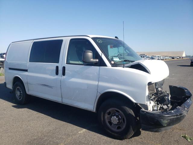 1GCWGAFP3K1332852 - 2019 CHEVROLET EXPRESS G2 WHITE photo 4