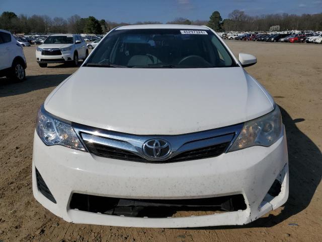 4T1BF1FKXCU515201 - 2012 TOYOTA CAMRY BASE WHITE photo 5