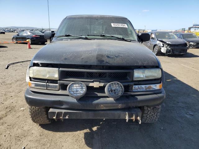 1GCCT19W028184541 - 2002 CHEVROLET S TRUCK S10 BLACK photo 5