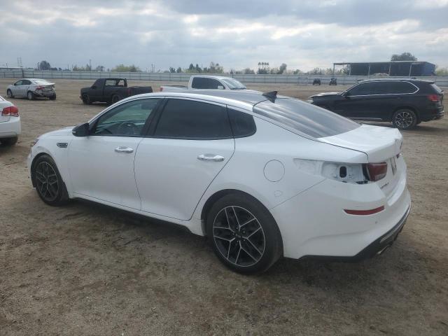 5XXGT4L34LG427977 - 2020 KIA OPTIMA LX WHITE photo 2