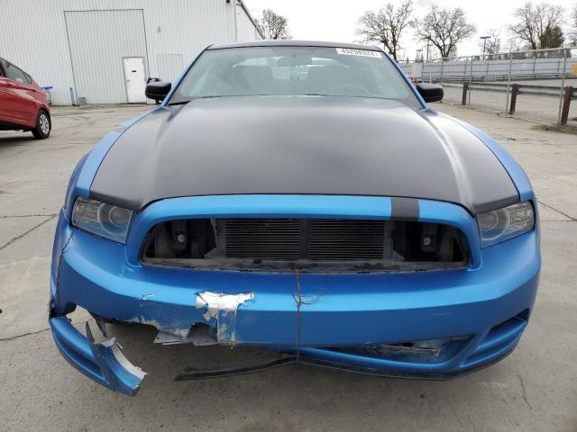 1ZVBP8AM8E5239842 - 2014 FORD MUSTANG BLUE photo 5