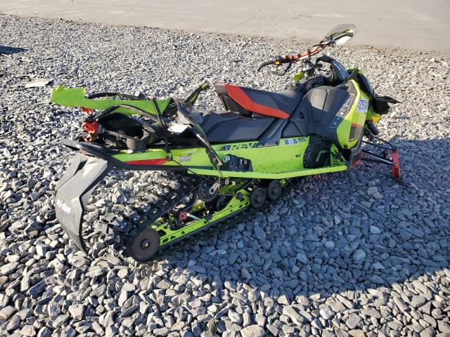 2BPSUMLU9LV000065 - 2020 SKI DOO RENEGADE YELLOW photo 4