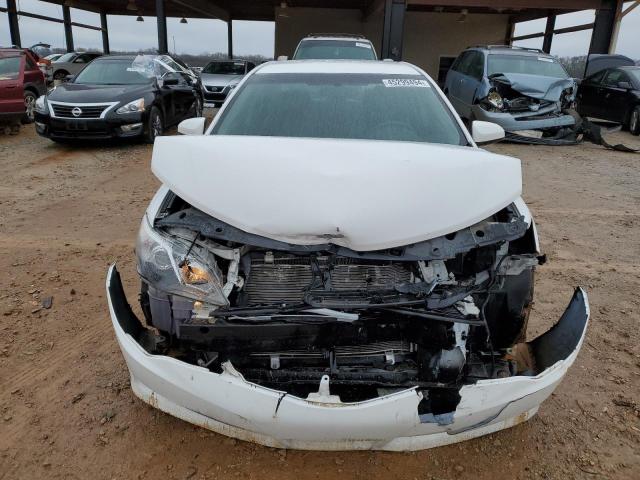 4T1BF1FKXCU599813 - 2012 TOYOTA CAMRY BASE WHITE photo 5