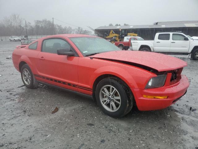 1ZVFT80N155119260 - 2005 FORD MUSTANG RED photo 4