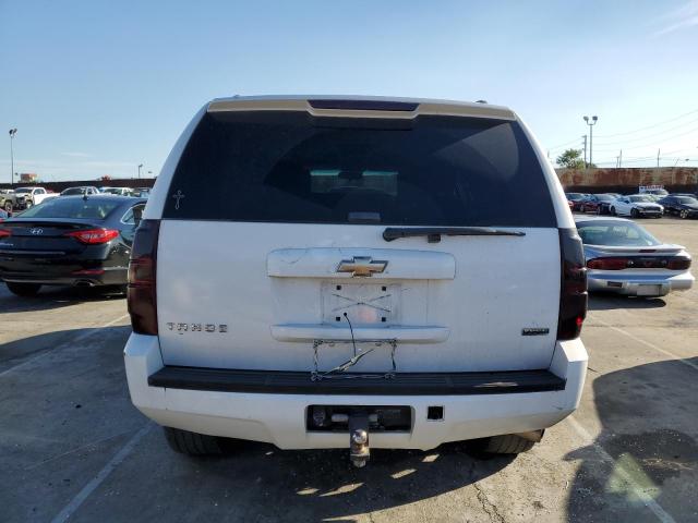 1GNFK13069R214206 - 2009 CHEVROLET TAHOE K1500 LS WHITE photo 6