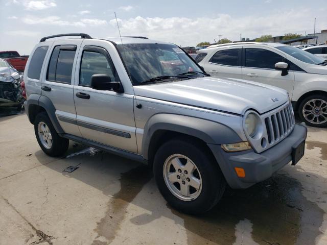 1J4GL48K35W585254 - 2005 JEEP LIBERTY SPORT SILVER photo 4