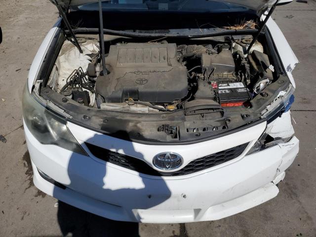 4T1BK1FK7CU017632 - 2012 TOYOTA CAMRY SE WHITE photo 11