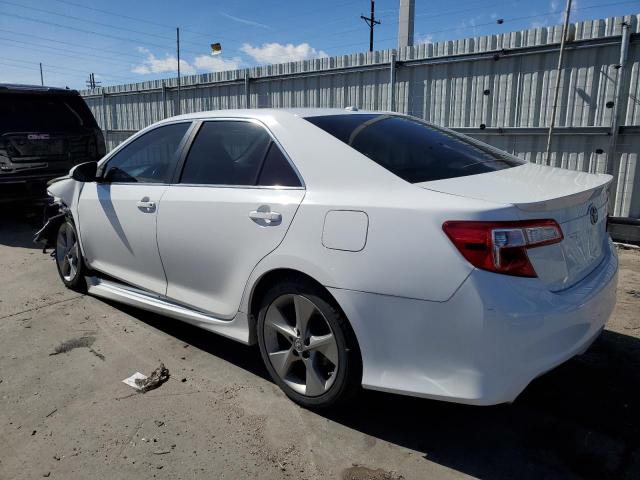 4T1BK1FK7CU017632 - 2012 TOYOTA CAMRY SE WHITE photo 2