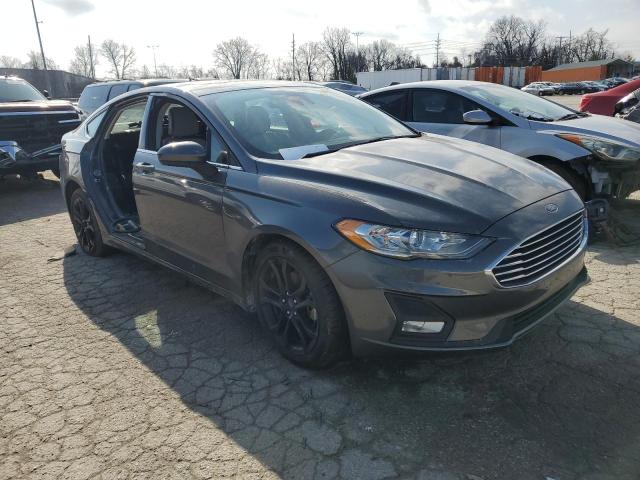 3FA6P0HD7KR245903 - 2019 FORD FUSION SE GRAY photo 4