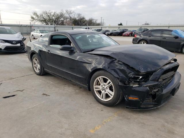 1ZVBP8AM8E5263106 - 2014 FORD MUSTANG BLACK photo 4