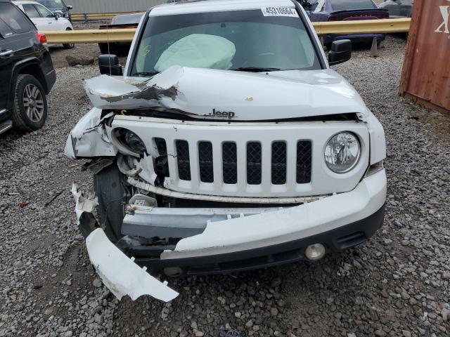 1C4NJPFB1GD628995 - 2016 JEEP PATRIOT LATITUDE WHITE photo 5