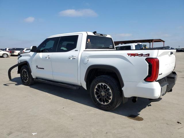 5TFLA5DB6PX075757 - 2023 TOYOTA TUNDRA CREWMAX SR WHITE photo 2