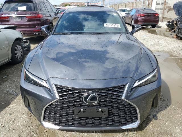 JTHDA1D2XN5122034 - 2022 LEXUS IS 300 GRAY photo 5