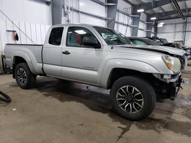 5TETU62N17Z354293 - 2007 TOYOTA TACOMA PRERUNNER ACCESS CAB SILVER photo 4