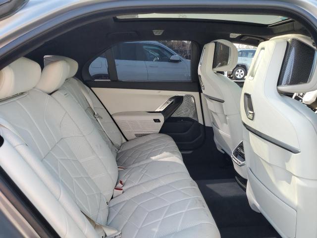 WBY53EJ02RCS73072 - 2024 BMW I7 XDRIVE60 GRAY photo 10