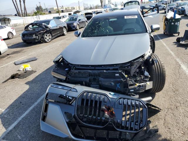 WBY53EJ02RCS73072 - 2024 BMW I7 XDRIVE60 GRAY photo 5