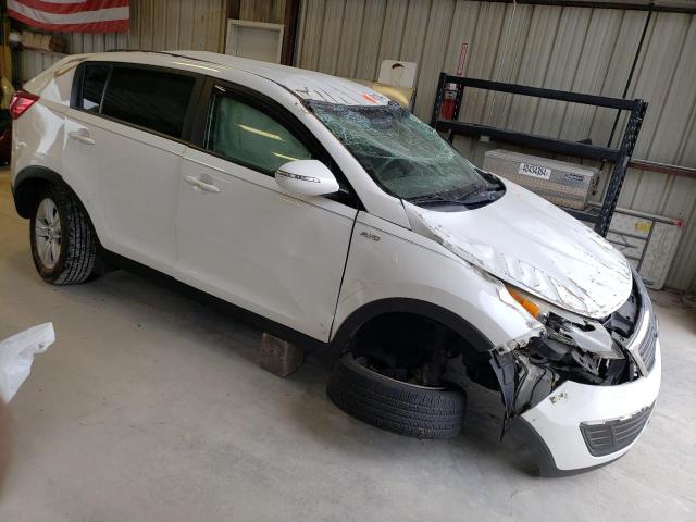 KNDPBCA20D7391139 - 2013 KIA SPORTAGE LX WHITE photo 4