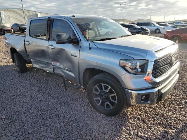 5TFEY5F1XJX236904 - 2018 TOYOTA TUNDRA CREWMAX SR5 GRAY photo 4