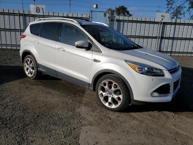 1FMCU0J98DUB23733 - 2013 FORD ESCAPE TITANIUM WHITE photo 4