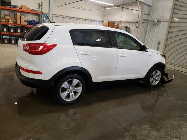 KNDPBCA25D7452419 - 2013 KIA SPORTAGE LX WHITE photo 3